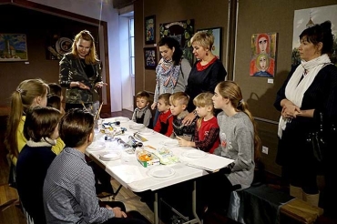 Юные заславские художники передадут сувениры, сделанные своими руками, в детский хоспис