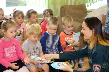 Сотрудники РОЧС провели профилактическую акцию в детских садах Заславля